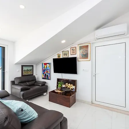 Allineeddubrovnik Choose Between Double Or Penthouse Or Free Parking