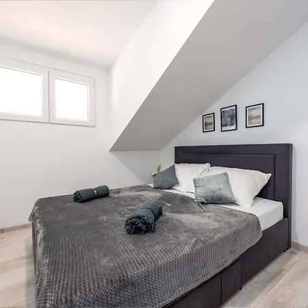 Allineeddubrovnik Choose Between Double Or Penthouse Or Free Parking *