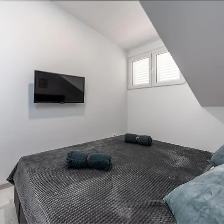 Allineeddubrovnik Choose Between Double Or Penthouse Or Free Parking