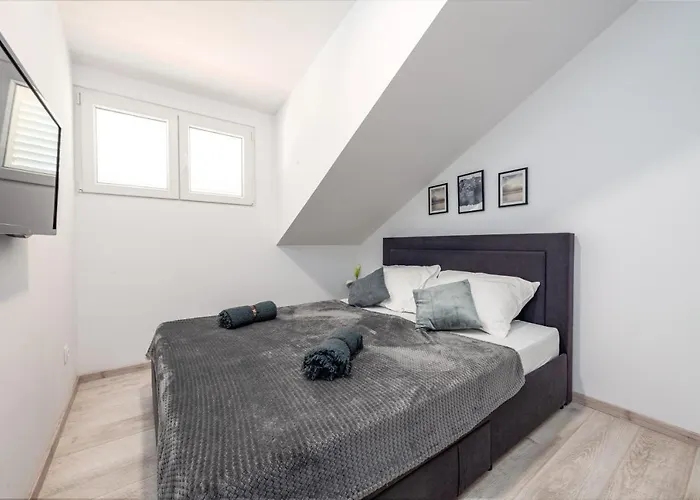 Allineeddubrovnik Choose Between Double Or Penthouse Or Free Parking *