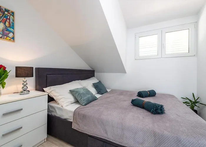 Allineeddubrovnik Choose Between Double Or Penthouse Or Free Parking דירה *