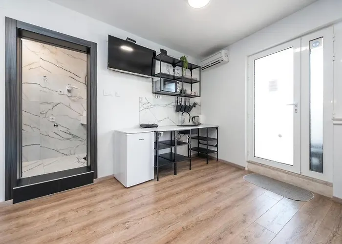 Allineeddubrovnik Choose Between Double Or Penthouse Or Free Parking דירה