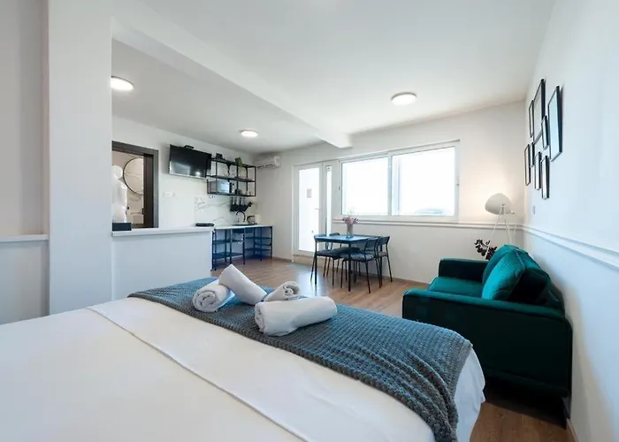 Allineeddubrovnik Choose Between Double Or Penthouse Or Free Parking *